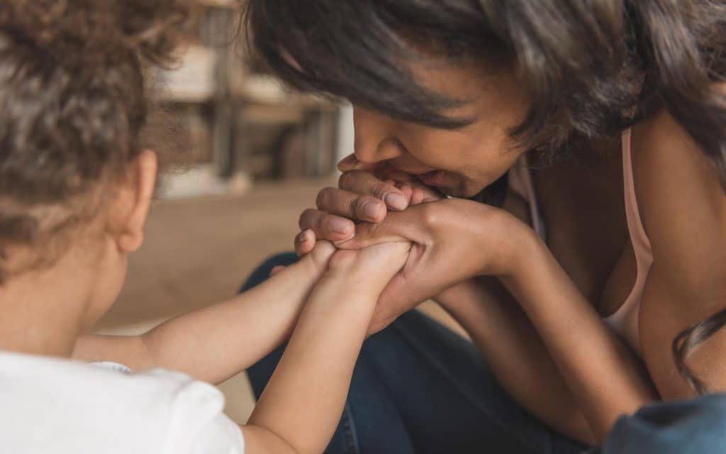 الأبوة والأمومة على طرفي الطيف